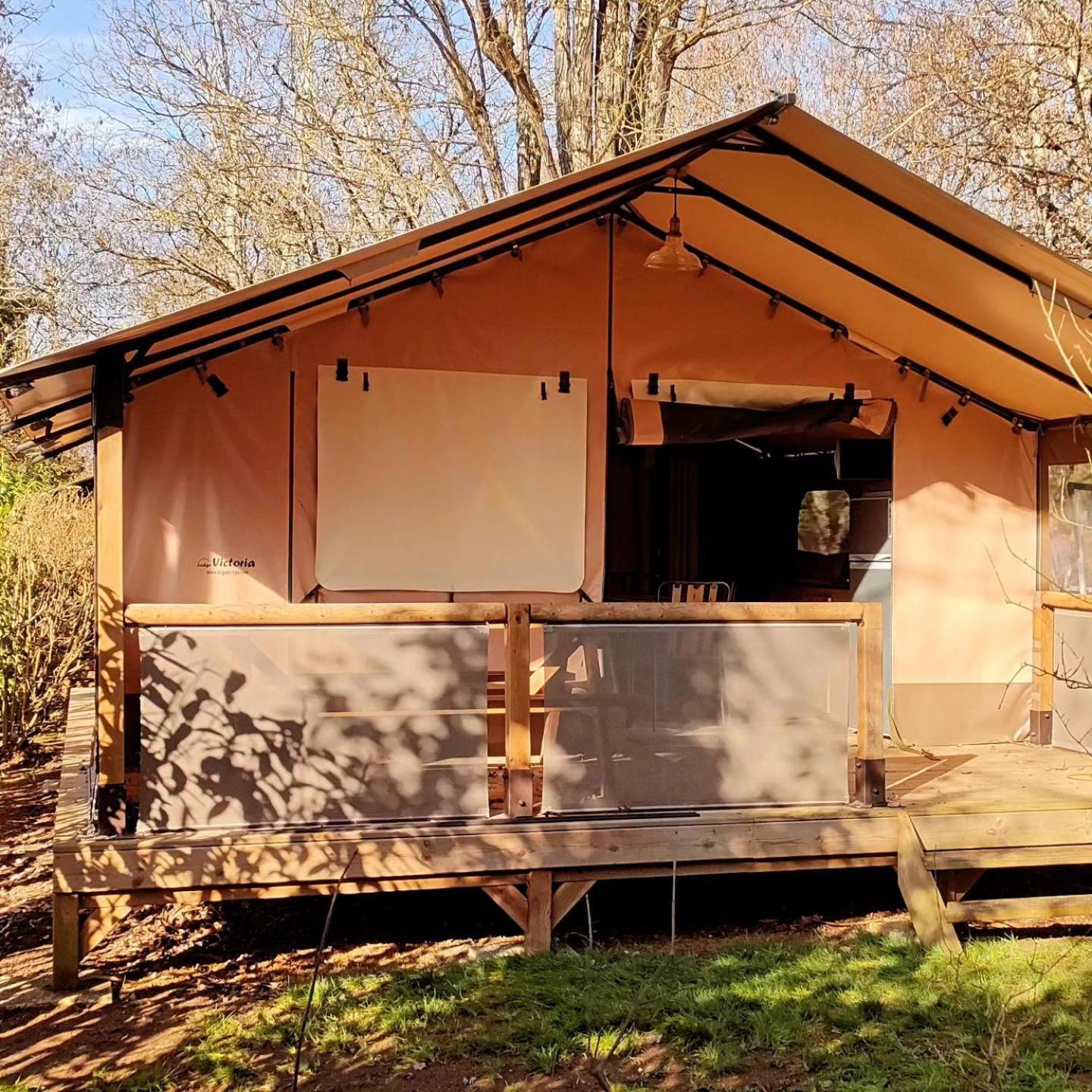 Camping Le Clos De La Lere Cayriech Экстерьер фото